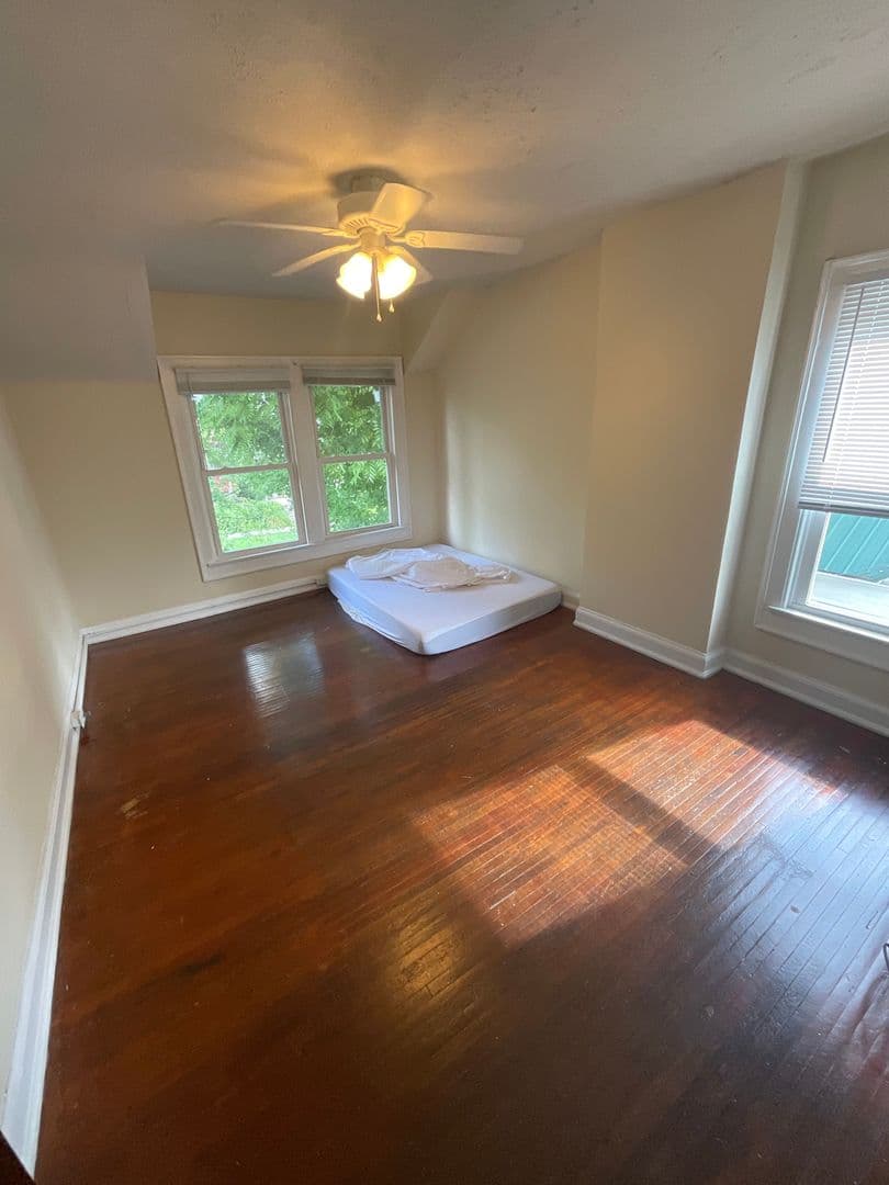 Bloomington House: 316 E. 7th St