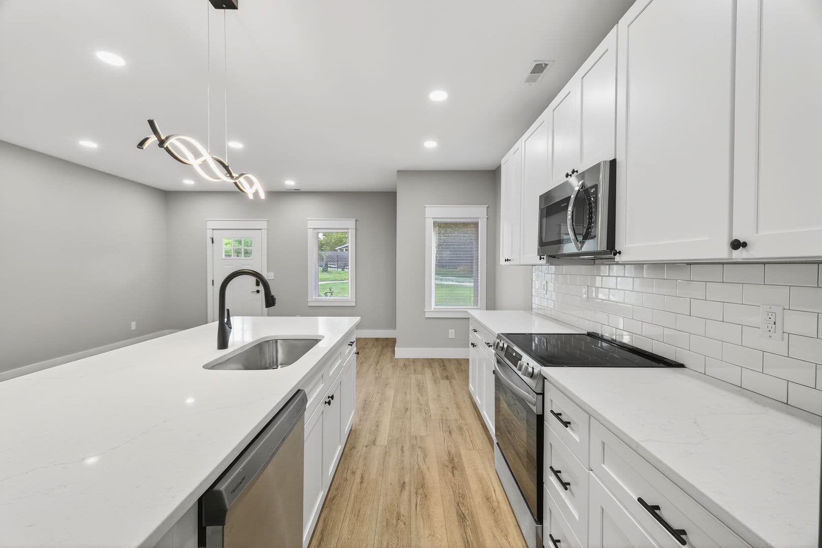 Bloomington Apartment: 906 N Madison Street