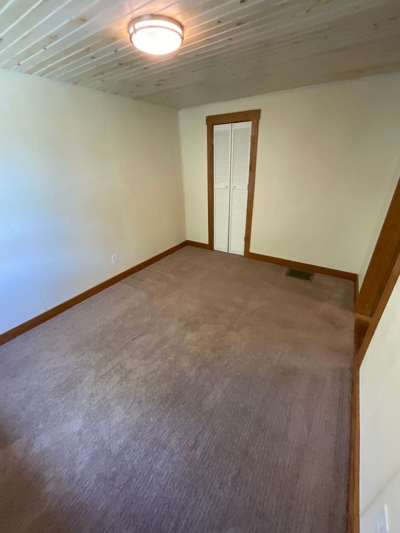 Bloomington Apartment: 408 E. 16th St