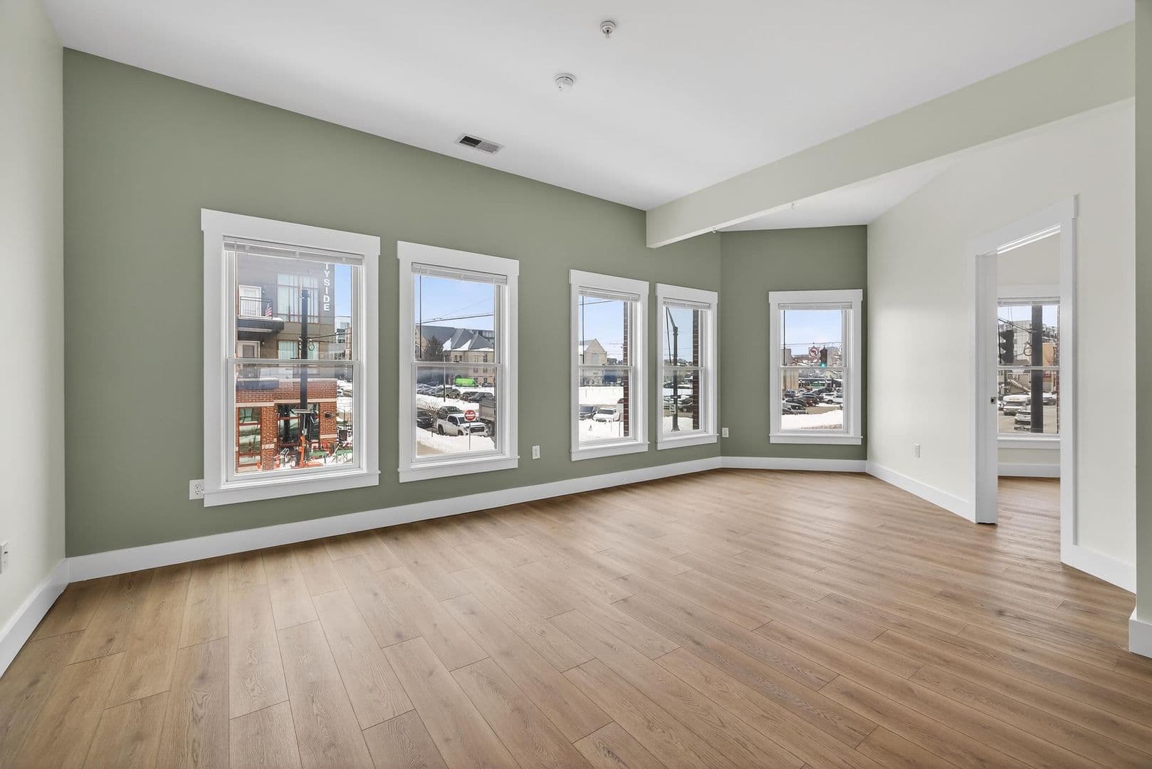Bloomington Apartment: 116 E. 3rd St