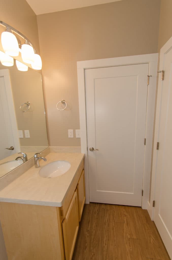 Bloomington Apartment: 414 E. 4th St