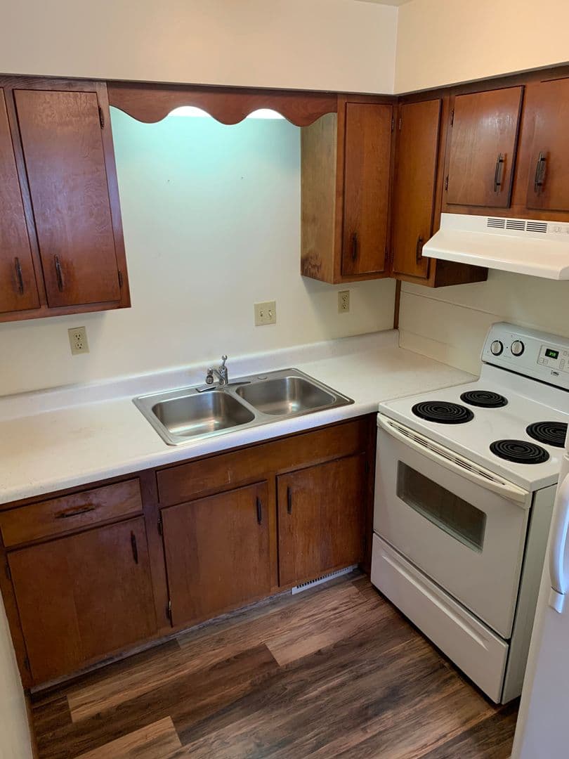Bloomington Apartment: 326 W. Kenwood Dr - Apt 12