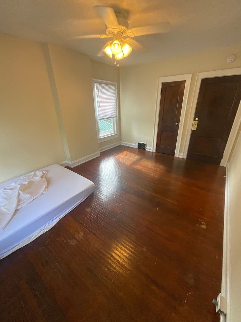 Bloomington House: 316 E. 7th St