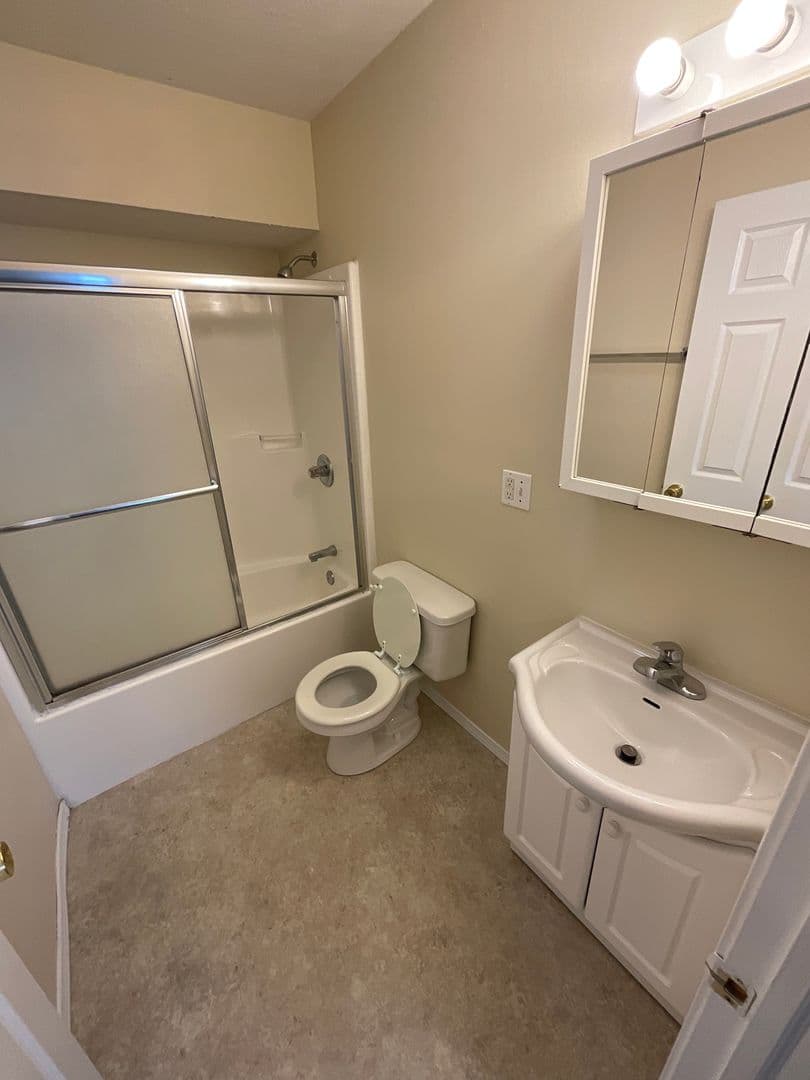 Bloomington House: 320 E. 10th St