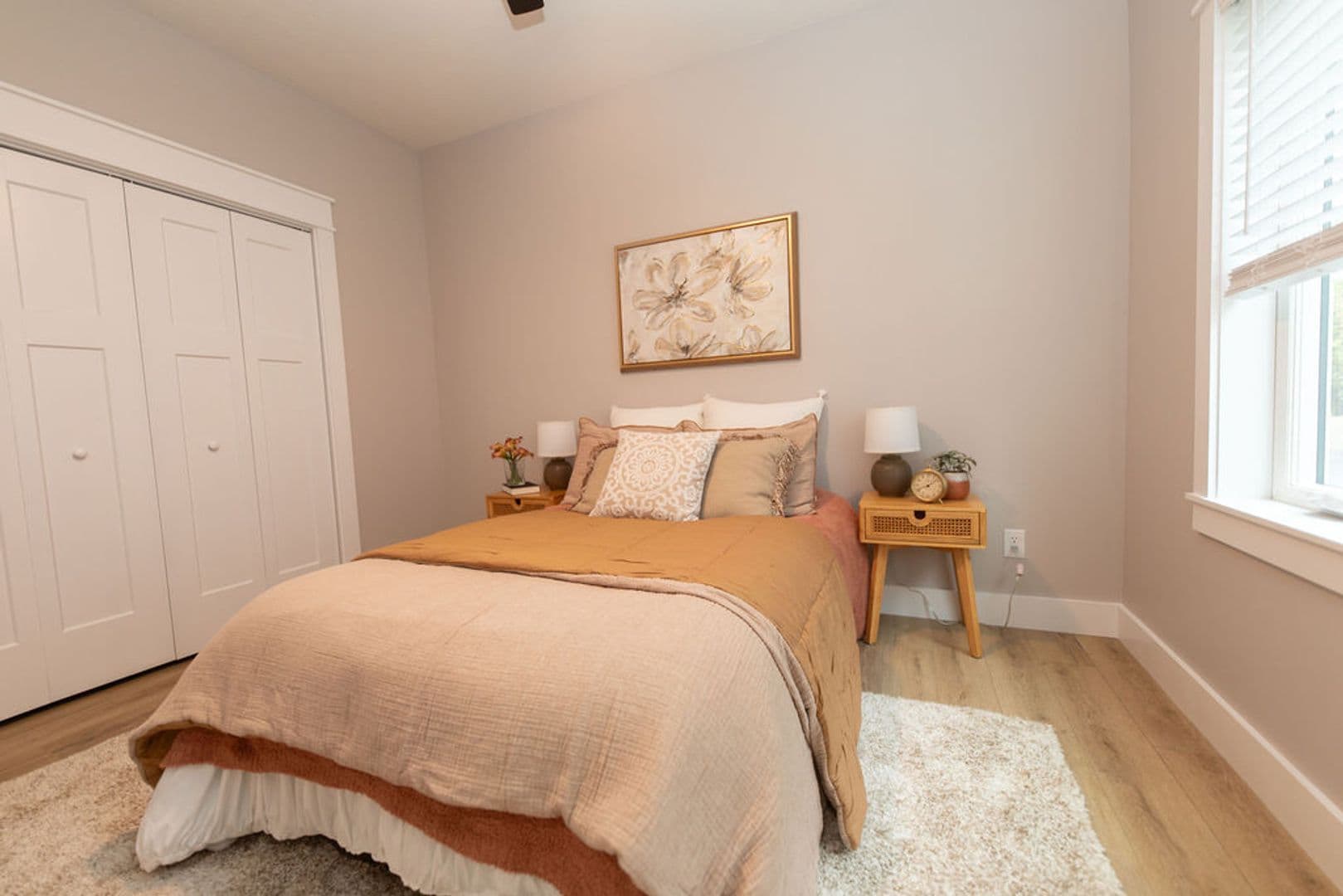 Bloomington Townhome: 411 E. 10th St - Unit 1