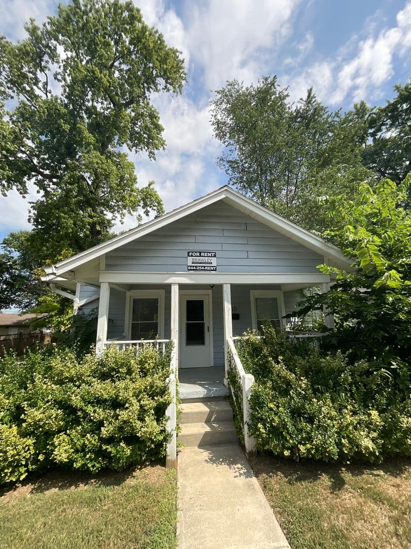 Bloomington House: 315 E. 16th St