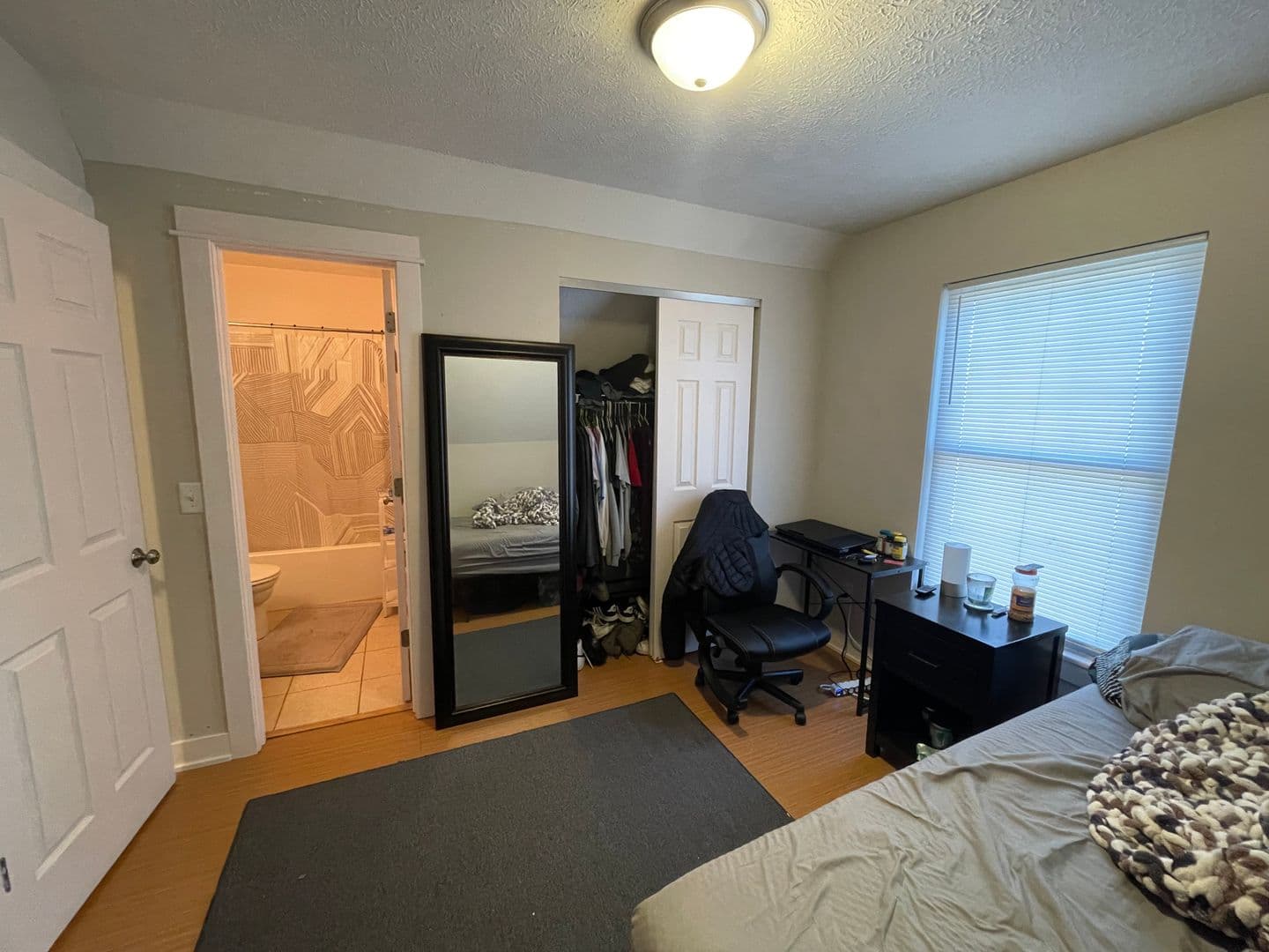 Bloomington House: 304 E 17th St