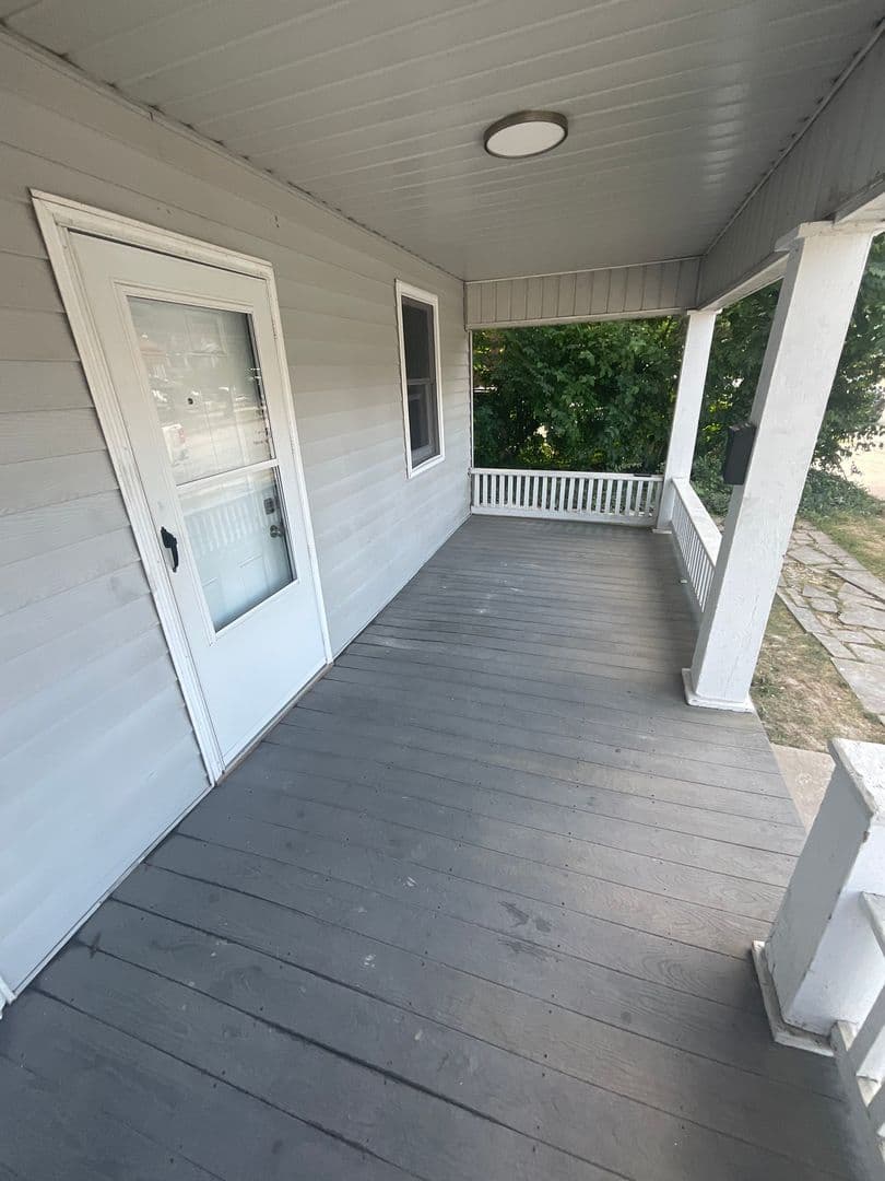 Bloomington Apartment: 312 E 8th Street