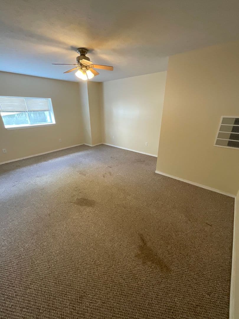 Bloomington House: 318 E. 10th St