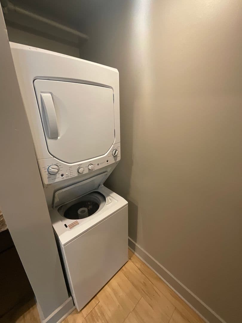 Bloomington Apartment: 425 N. Walnut St