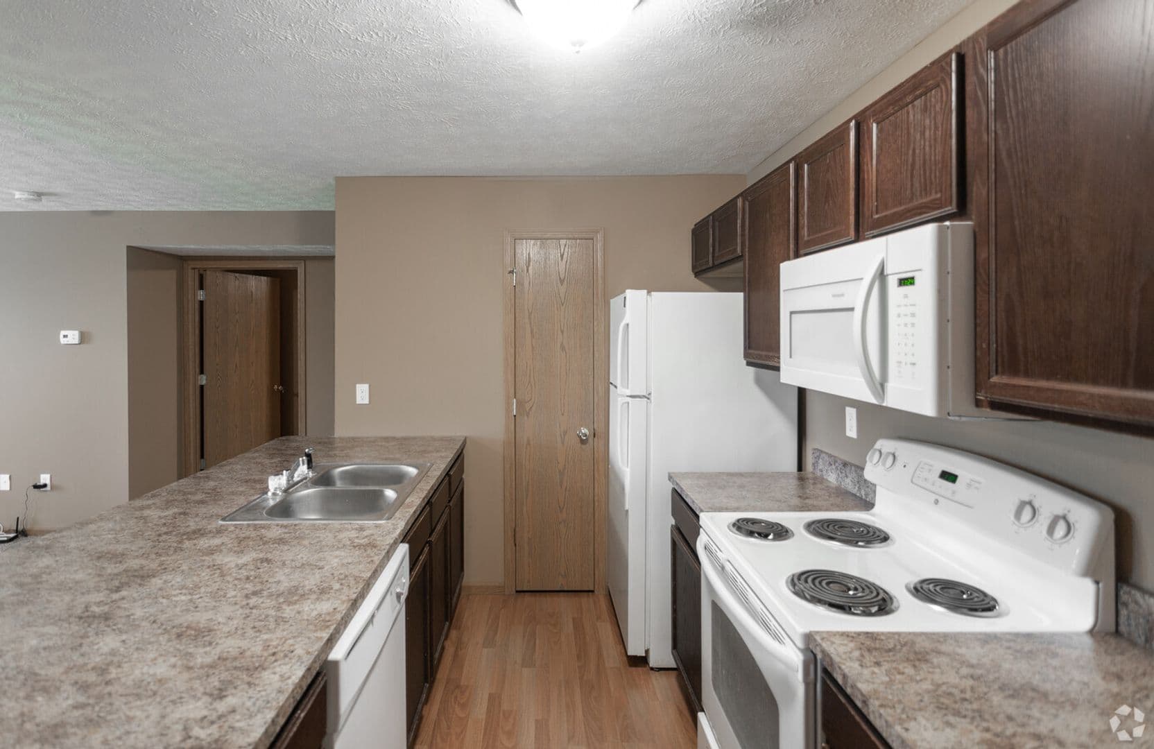 Terre Haute Apartment: 1897 N Hunt St