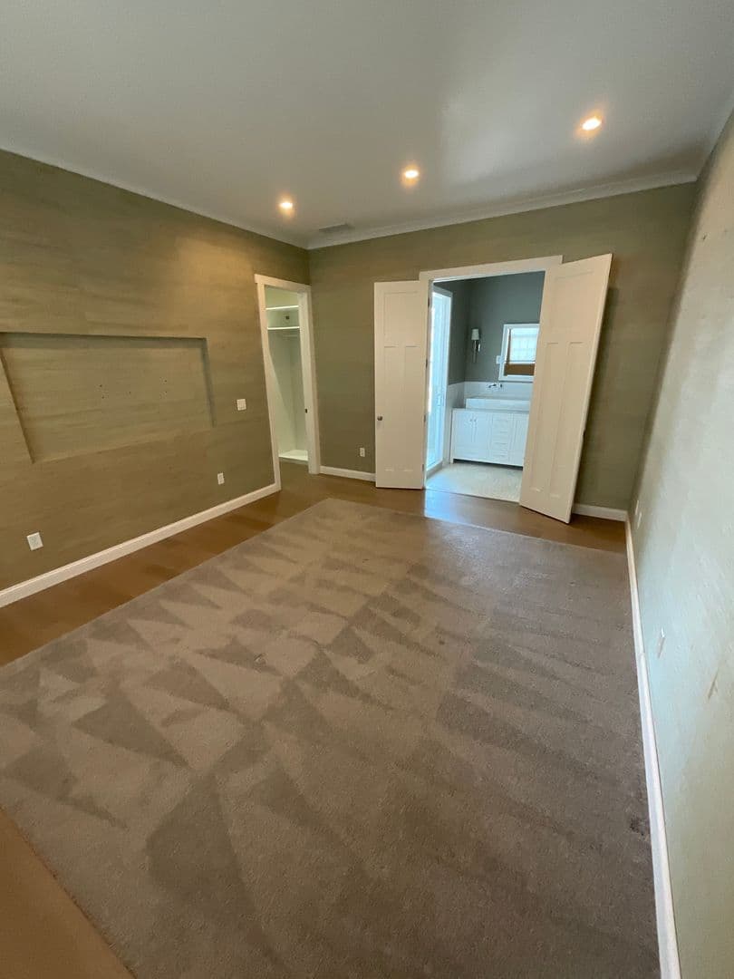 Bloomington House: 431 E. 10th St