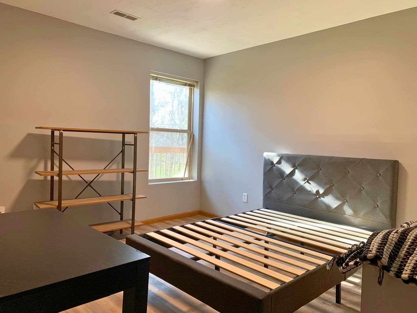 Terre Haute Apartment: 1897 N Hunt St