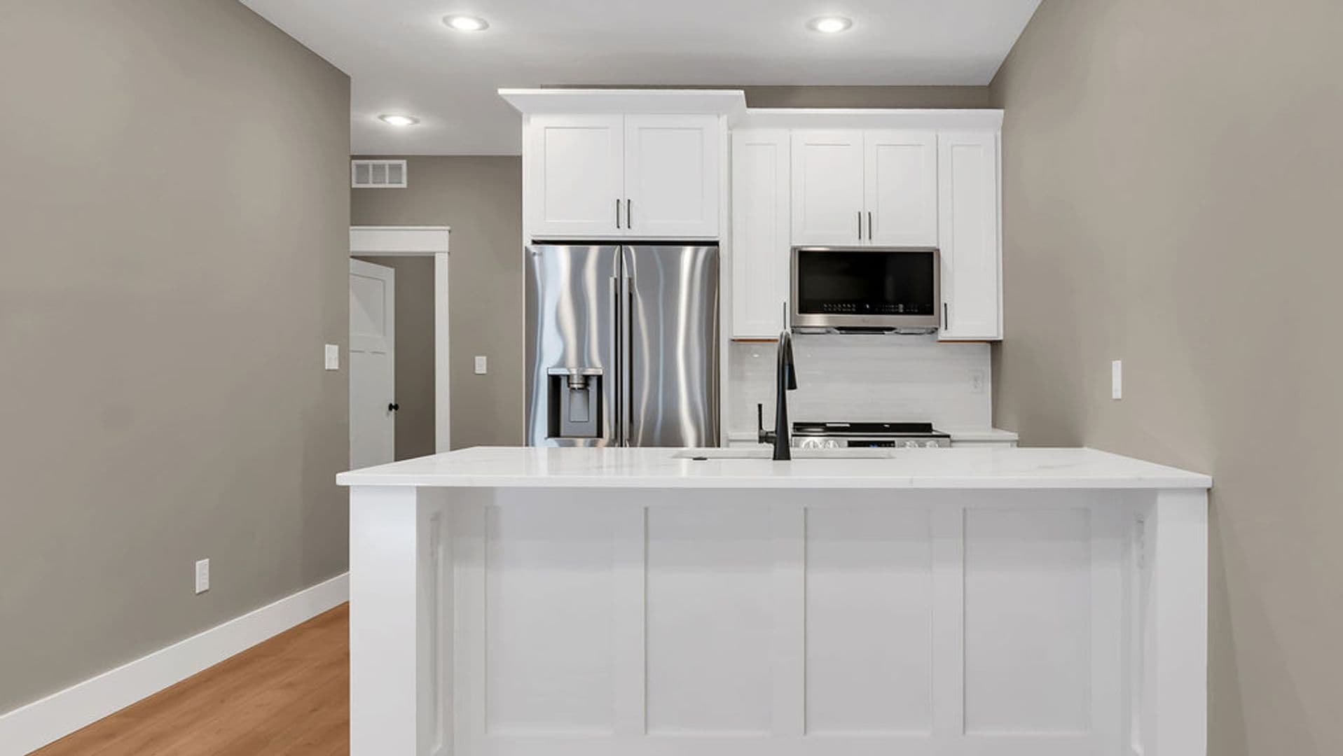 Bloomington Townhome: 809 N. Walnut St.