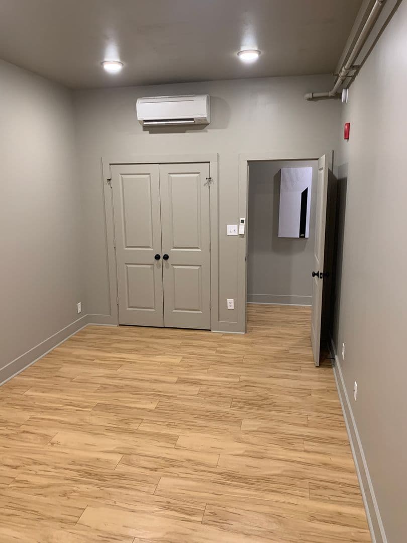 Bloomington Apartment: 425 N. Walnut St
