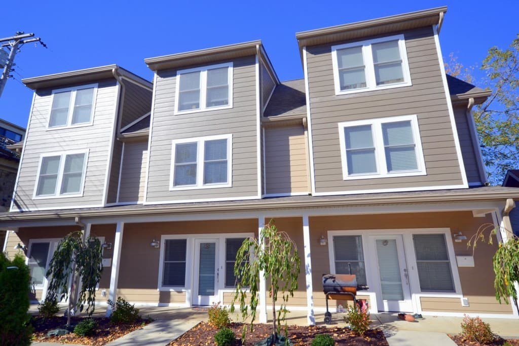 Bloomington Apartment: 414 E. 4th St