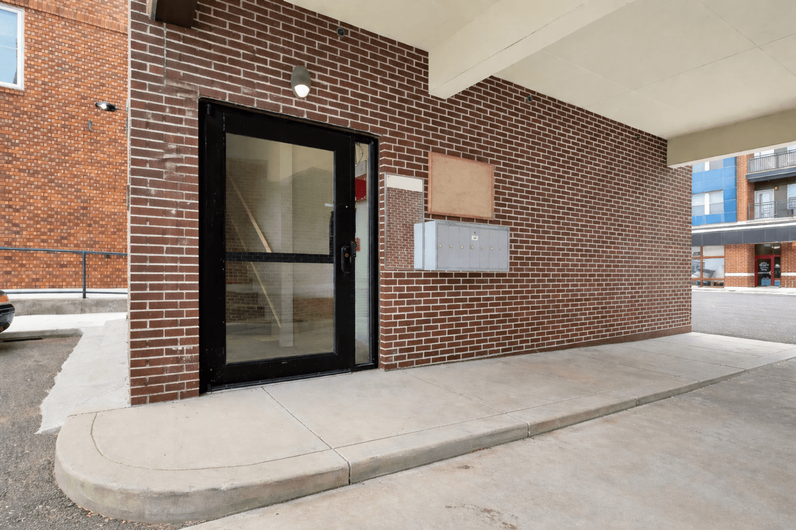 Bloomington Apartment: 116 E. 3rd St