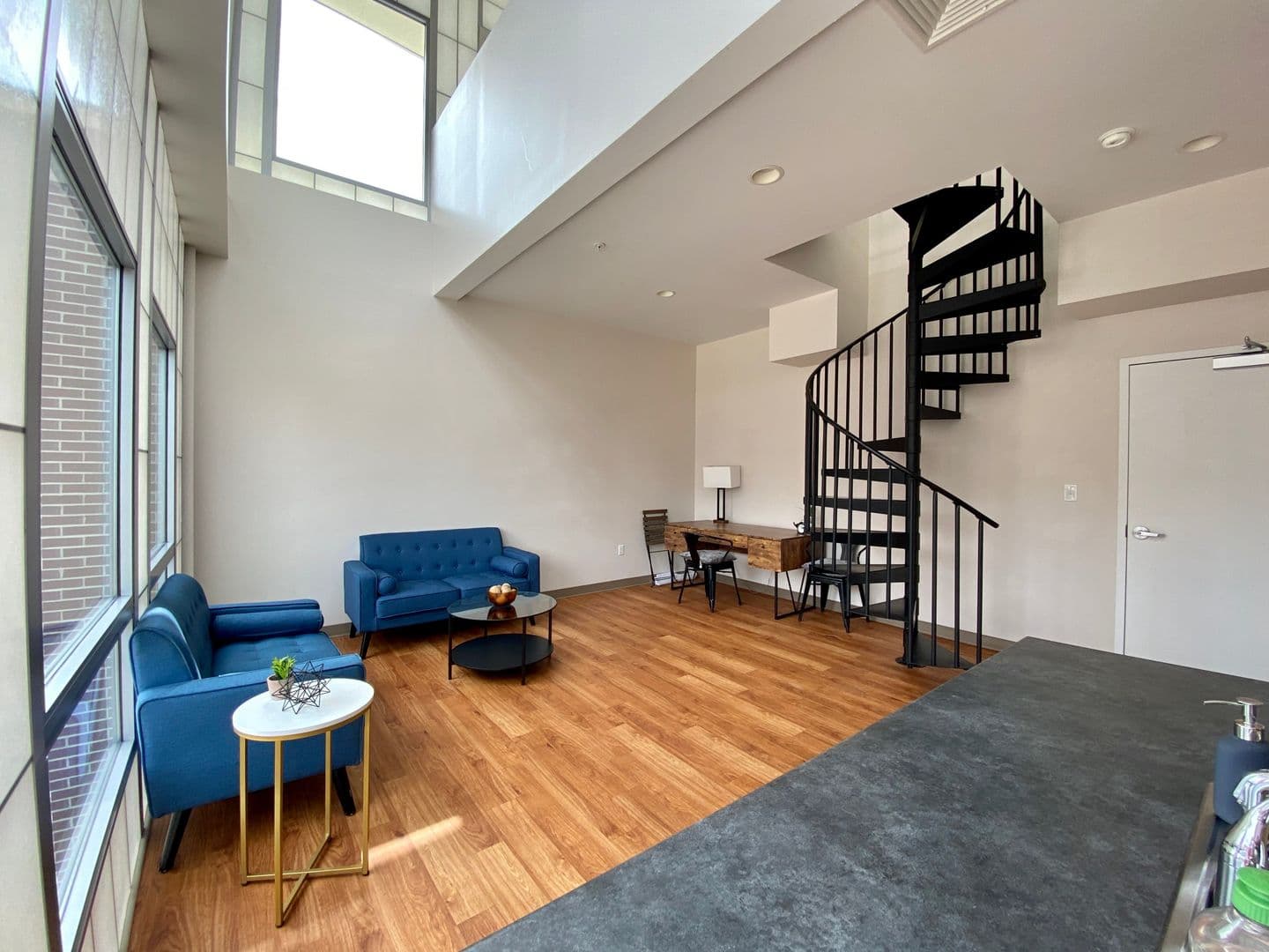 Bloomington Apartment: 116 E. 3rd St