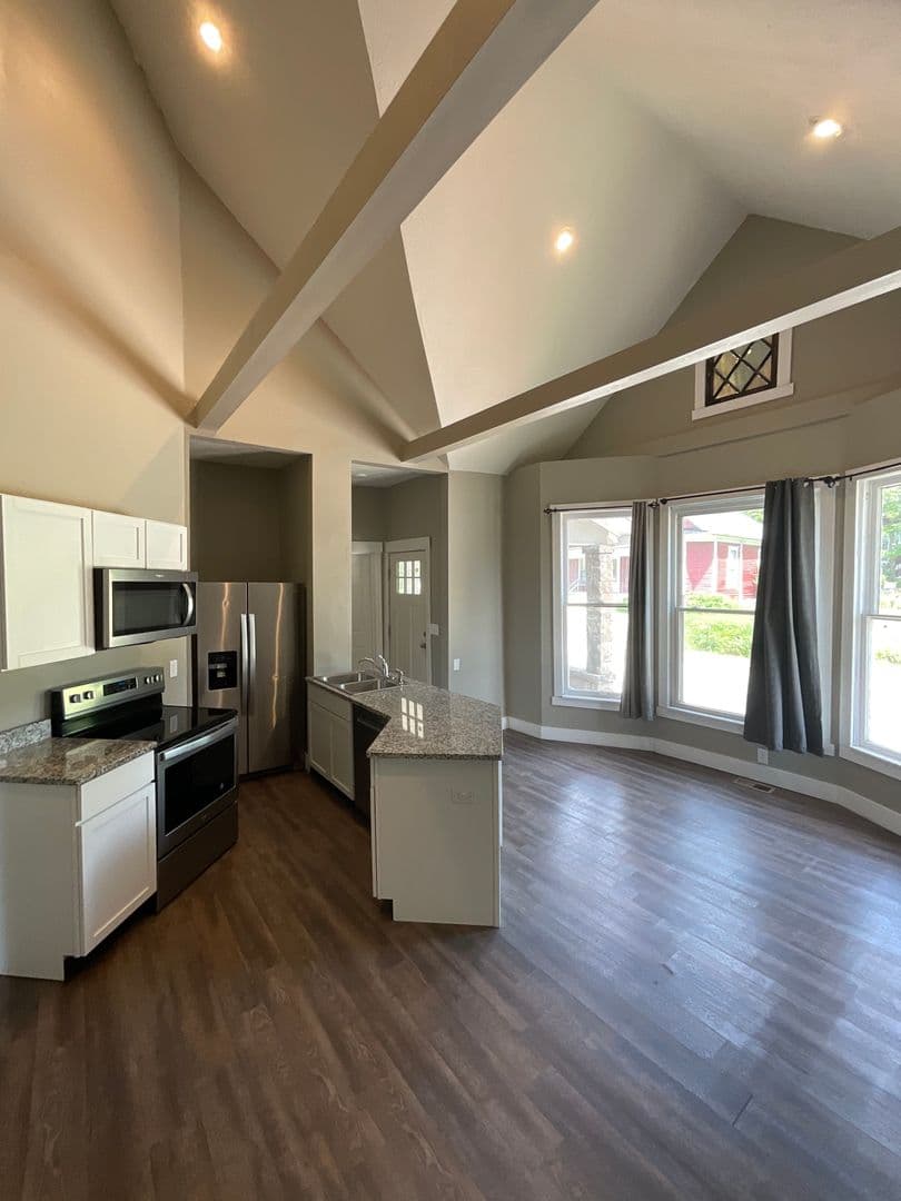 Bloomington Apartment: 317 N. Dunn St