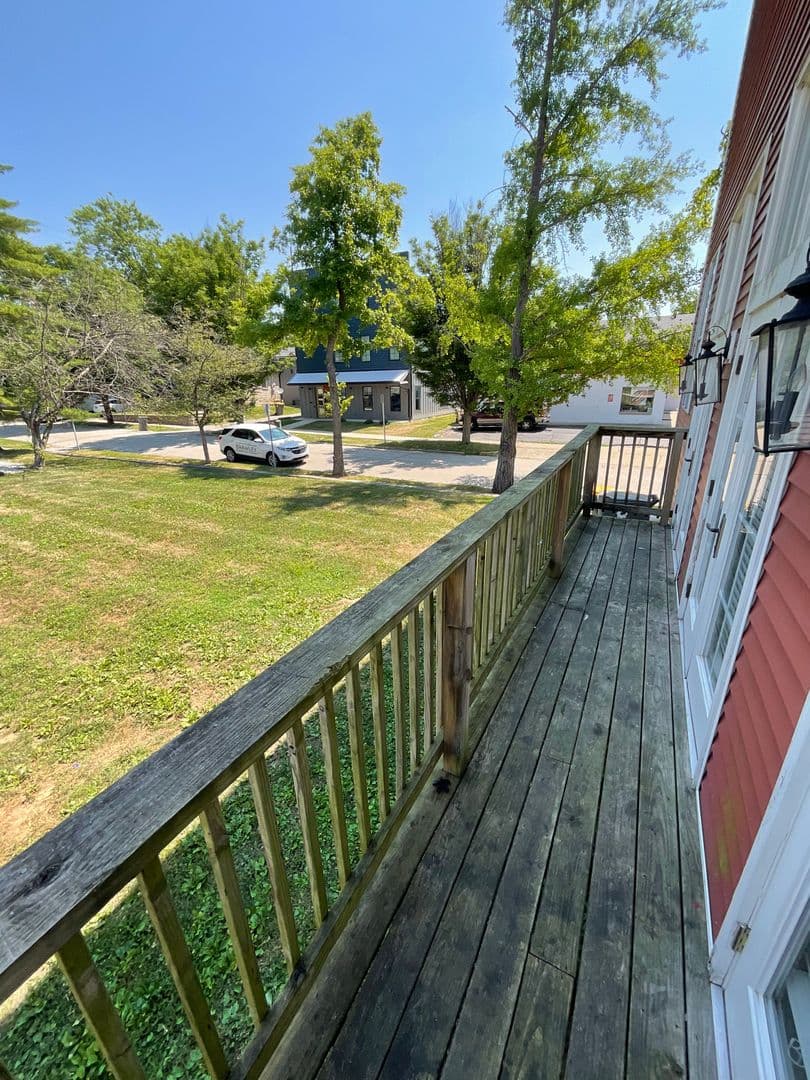 Bloomington House: 431 E. 10th St