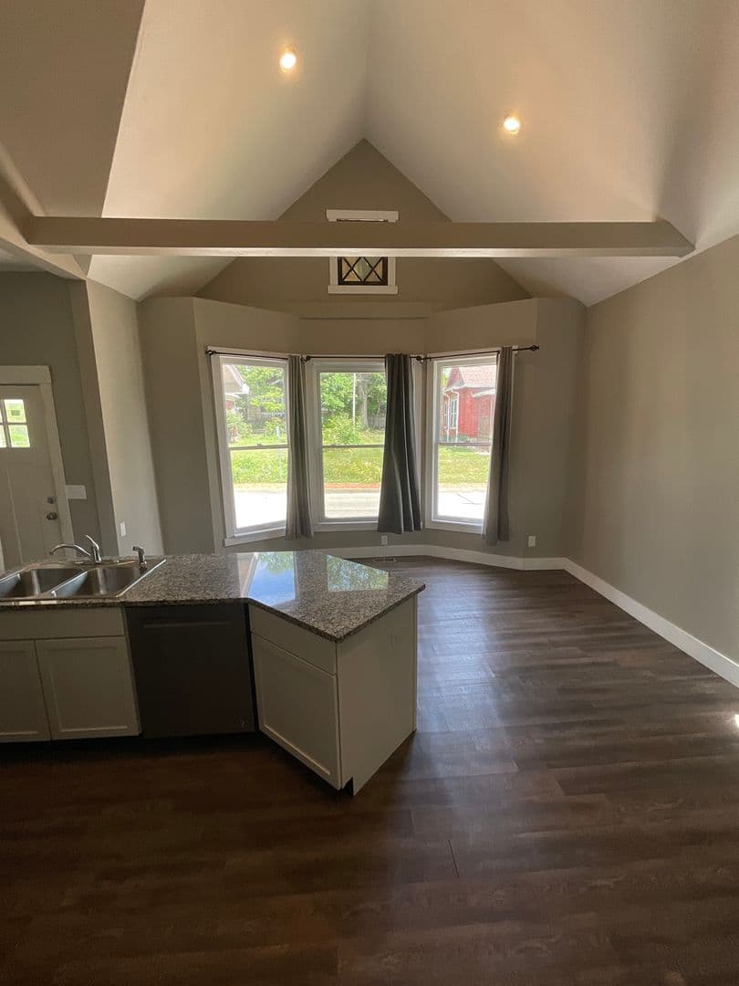 Bloomington Apartment: 317 N. Dunn St