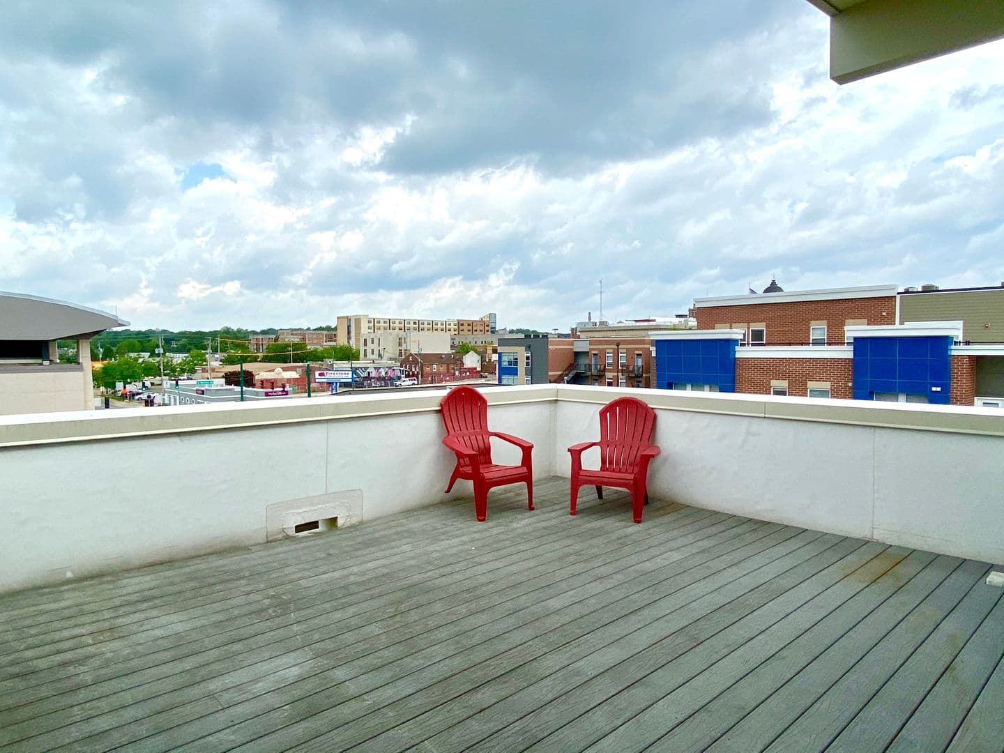 Bloomington Apartment: 116 E. 3rd St