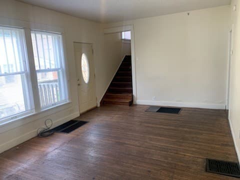 Bloomington Apartment: 515 S. Washington St