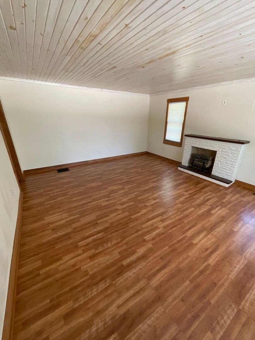 Bloomington Apartment: 408 E. 16th St