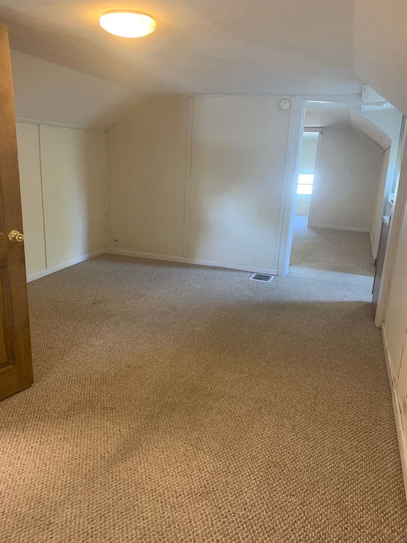 Bloomington Apartment: 408 E. 16th St