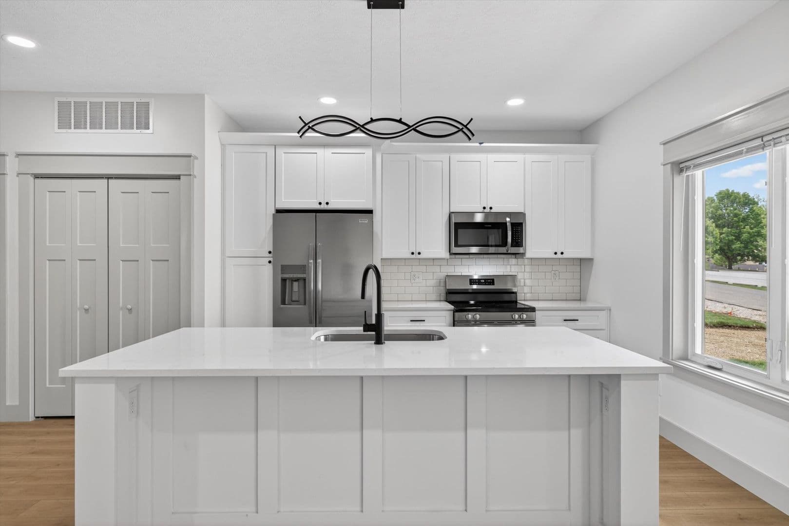Bloomington Townhome: 420 N Jefferson St - Unit 2