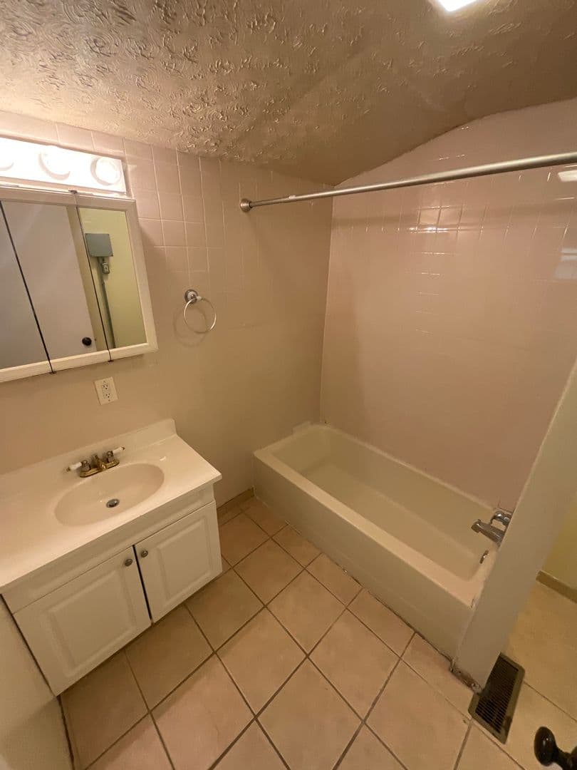 Bloomington House: 315 E. 16th St