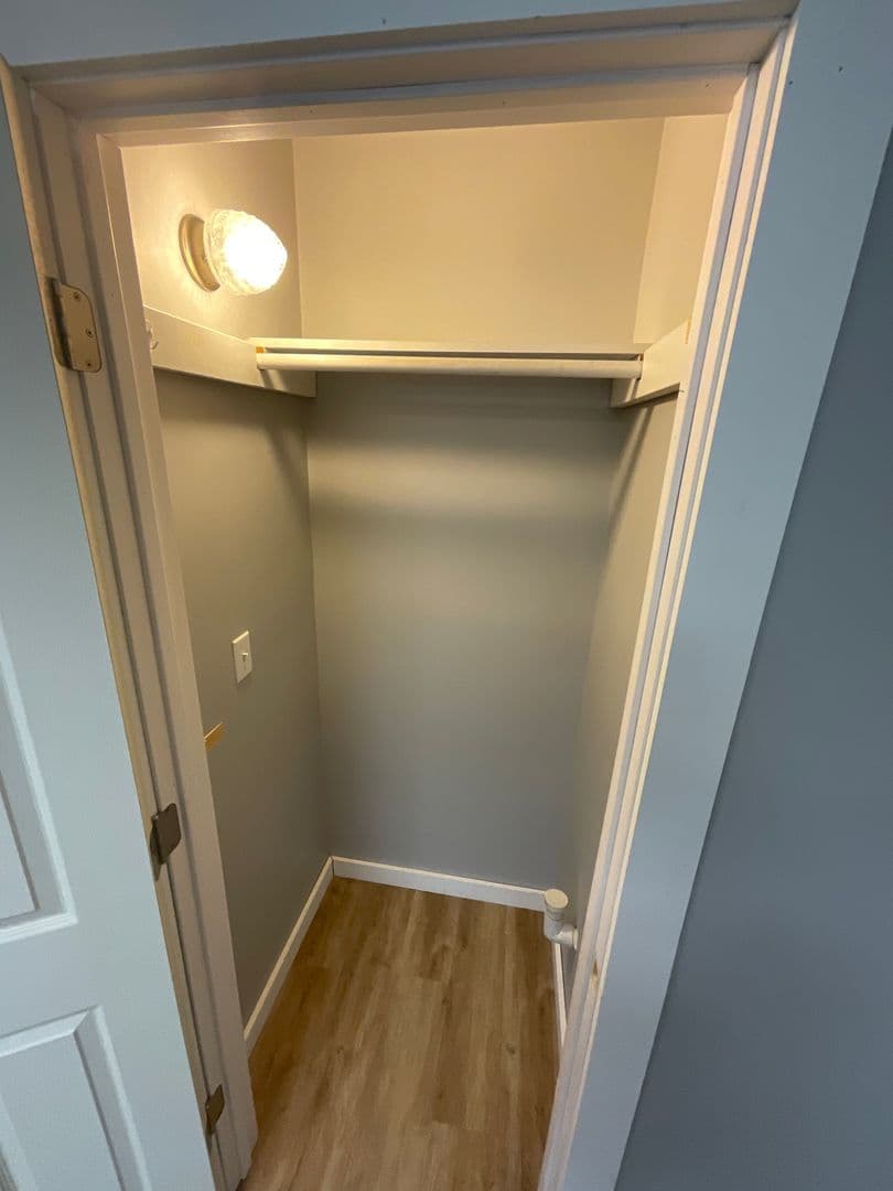 Bloomington Apartment: 213 S. Lincoln St