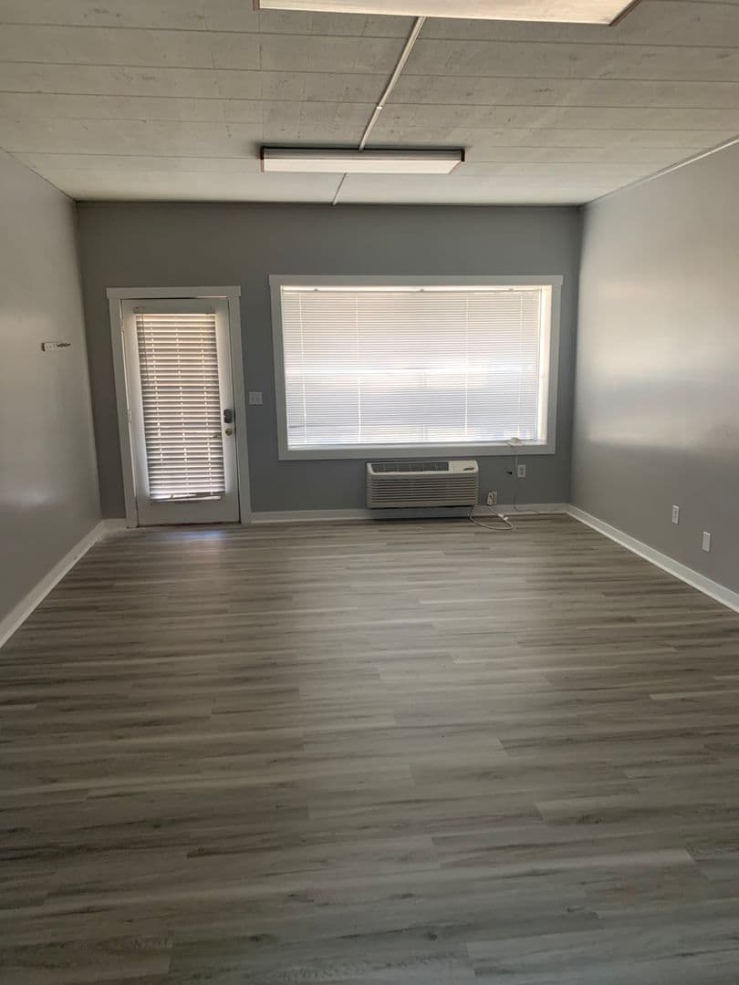 Bloomington Apartment: 211 S. Lincoln St
