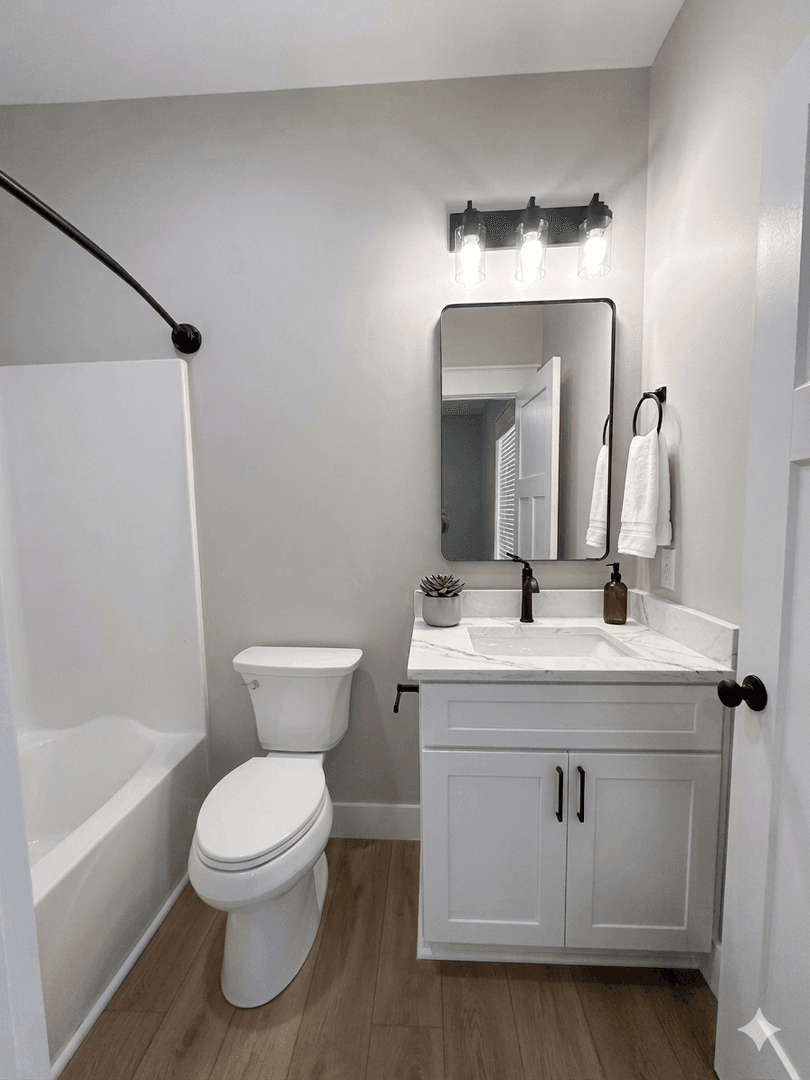 Bloomington Townhome: 821 N. College Ave