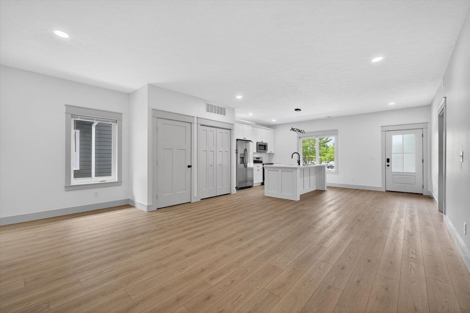 Bloomington Townhome: 326-328 N Jefferson St.