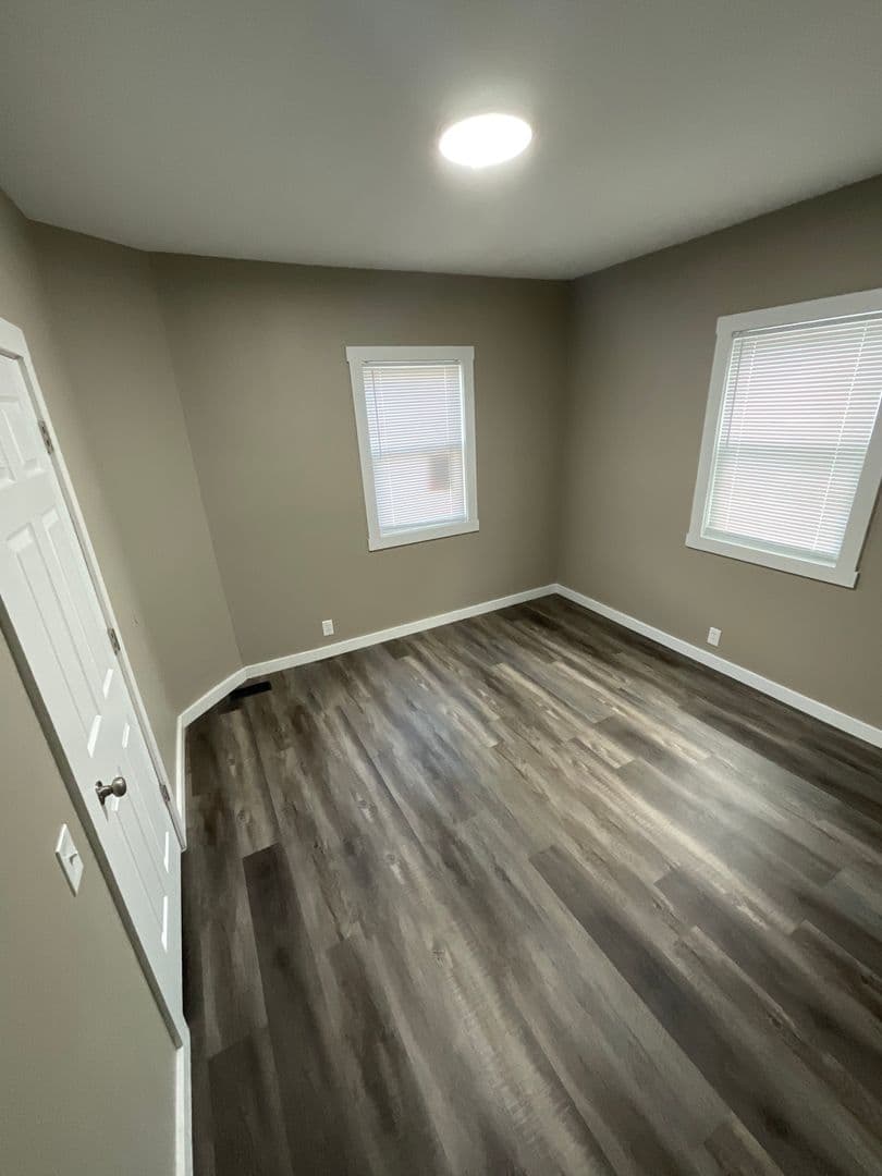 Bloomington Apartment: 312 E 8th Street