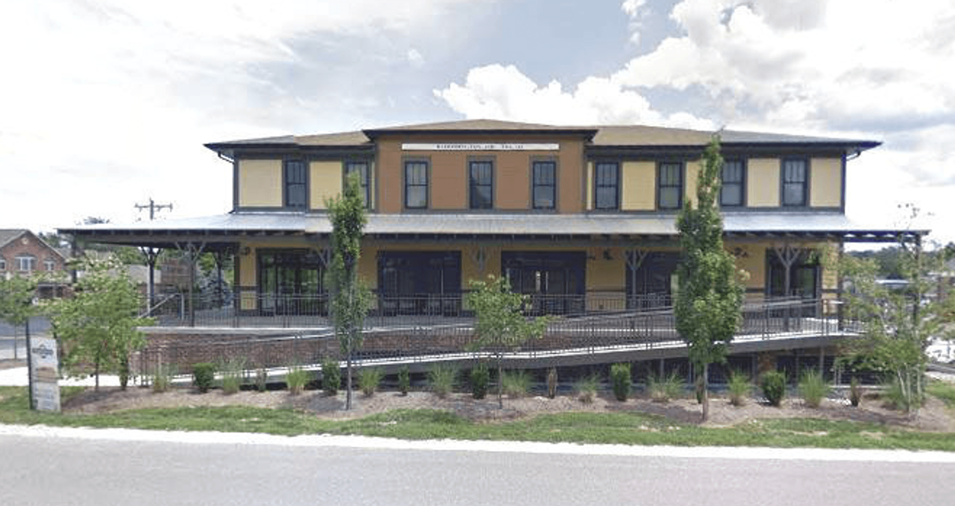 Bloomington Apartment: 235 W. Dodds Street