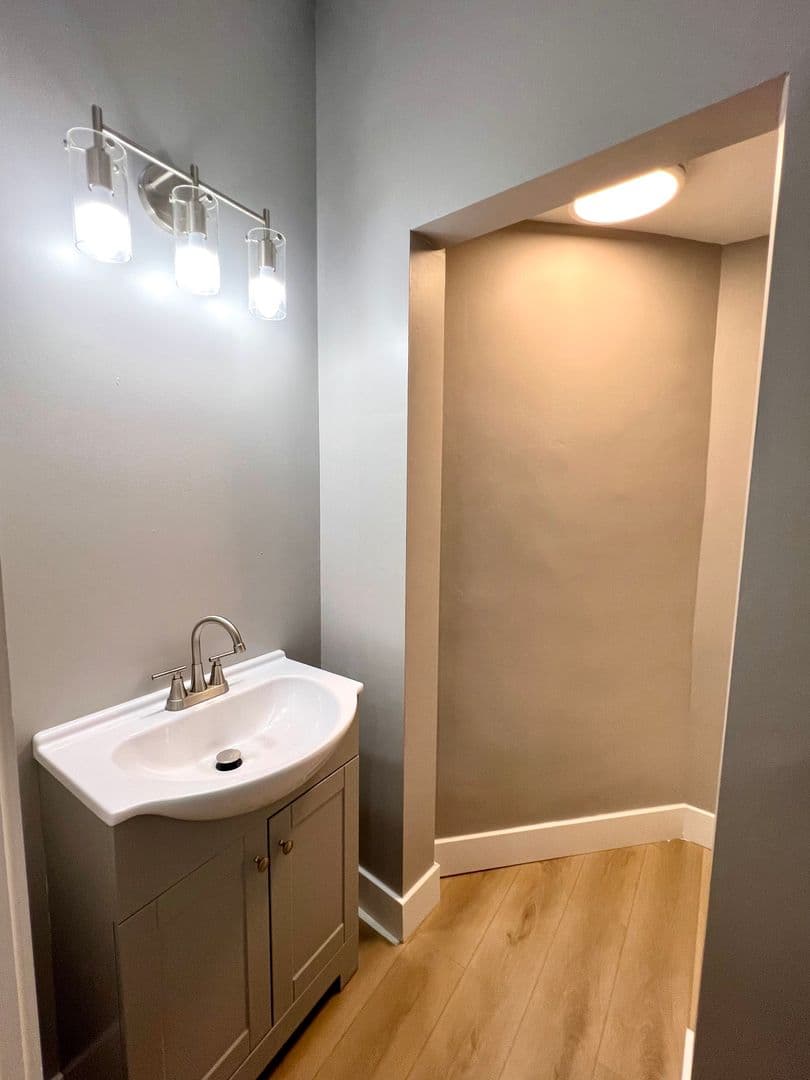 Bloomington House: 223 E. 8th St
