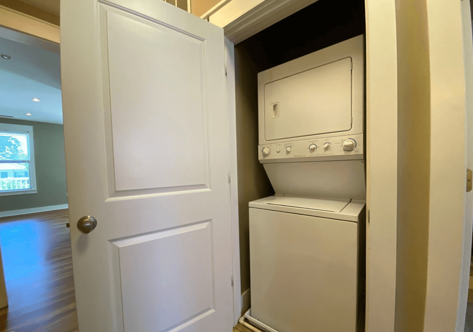 Bloomington Apartment: 425 E. Hillside Drive # 1-4