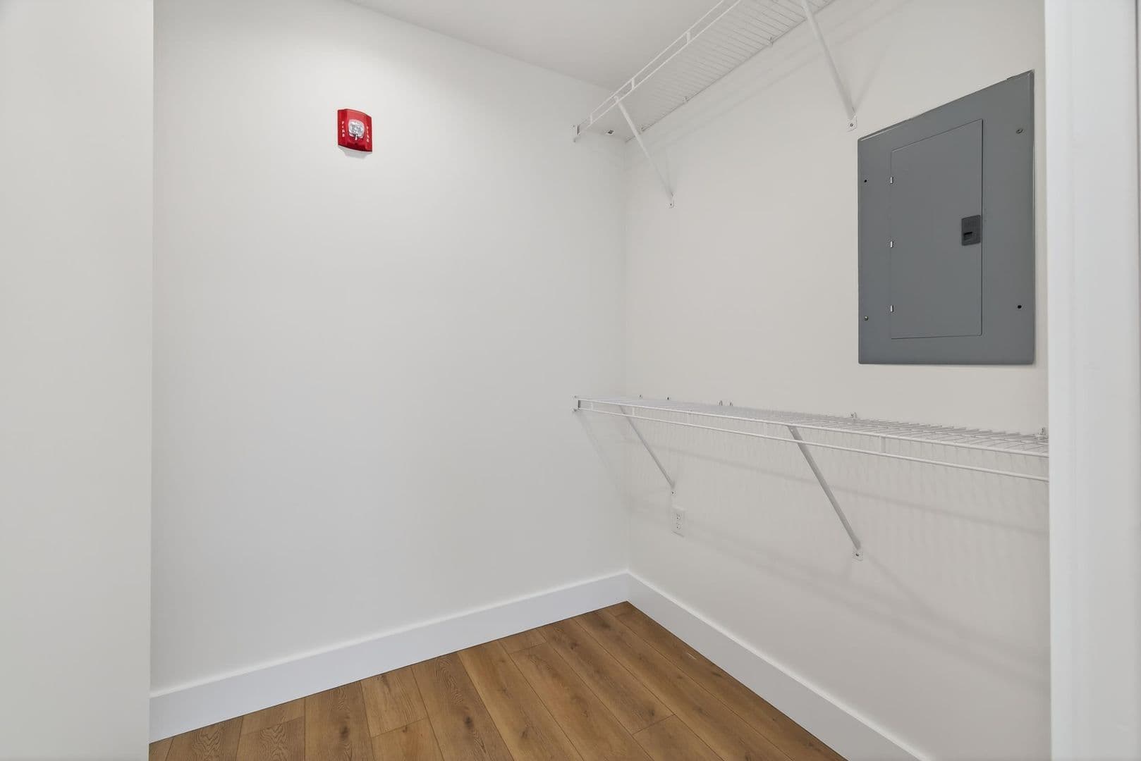 Bloomington Apartment: 116 E. 3rd St