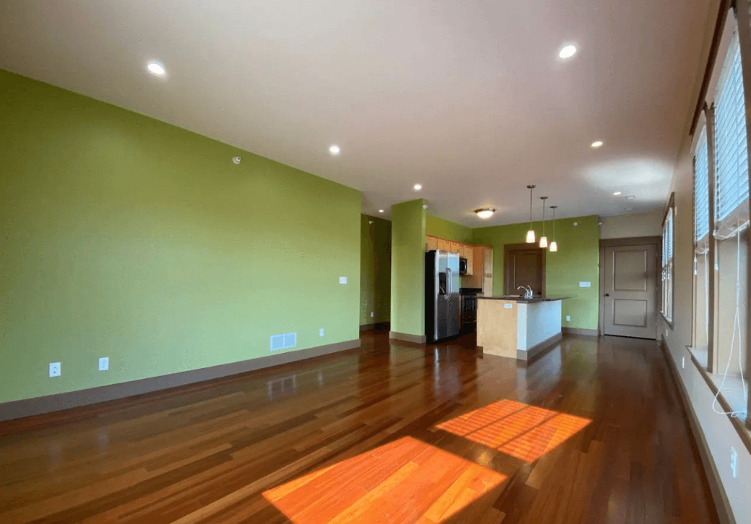 Bloomington Apartment: 231 W. Dodds Street