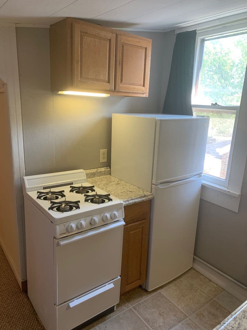 Bloomington Apartment: 408 E. 16th St