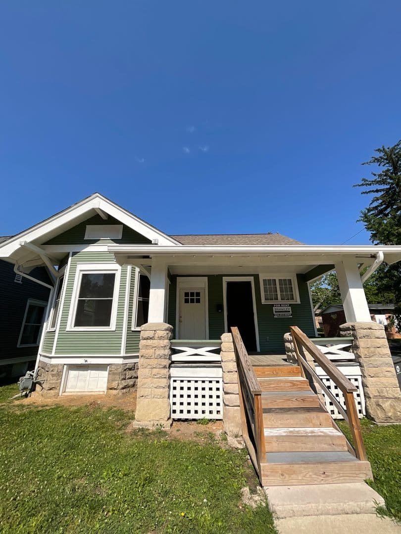 Bloomington Apartment: 319 N. Dunn St