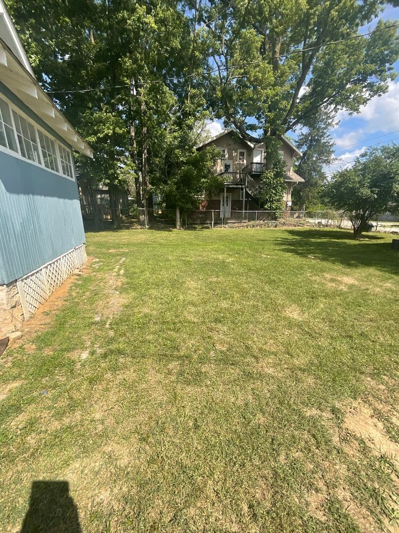 Bloomington Apartment: 712 E. Cottage Grove Ave