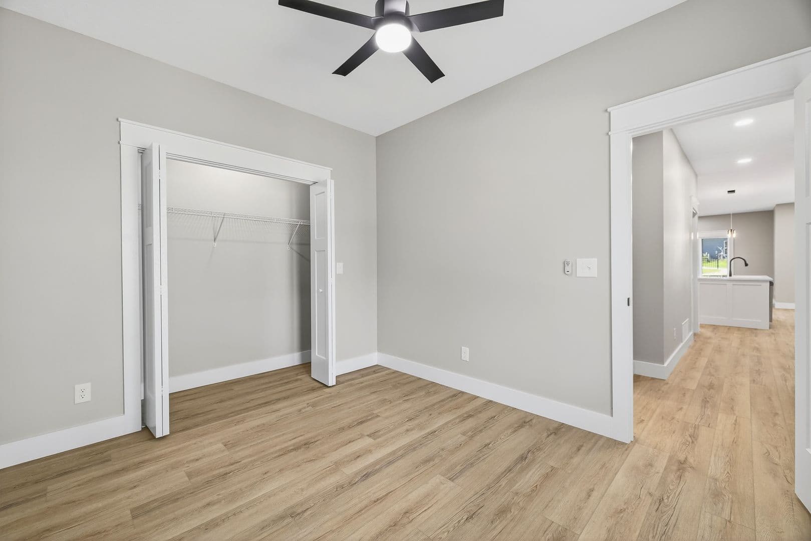 Bloomington Apartment: 906 N Madison Street