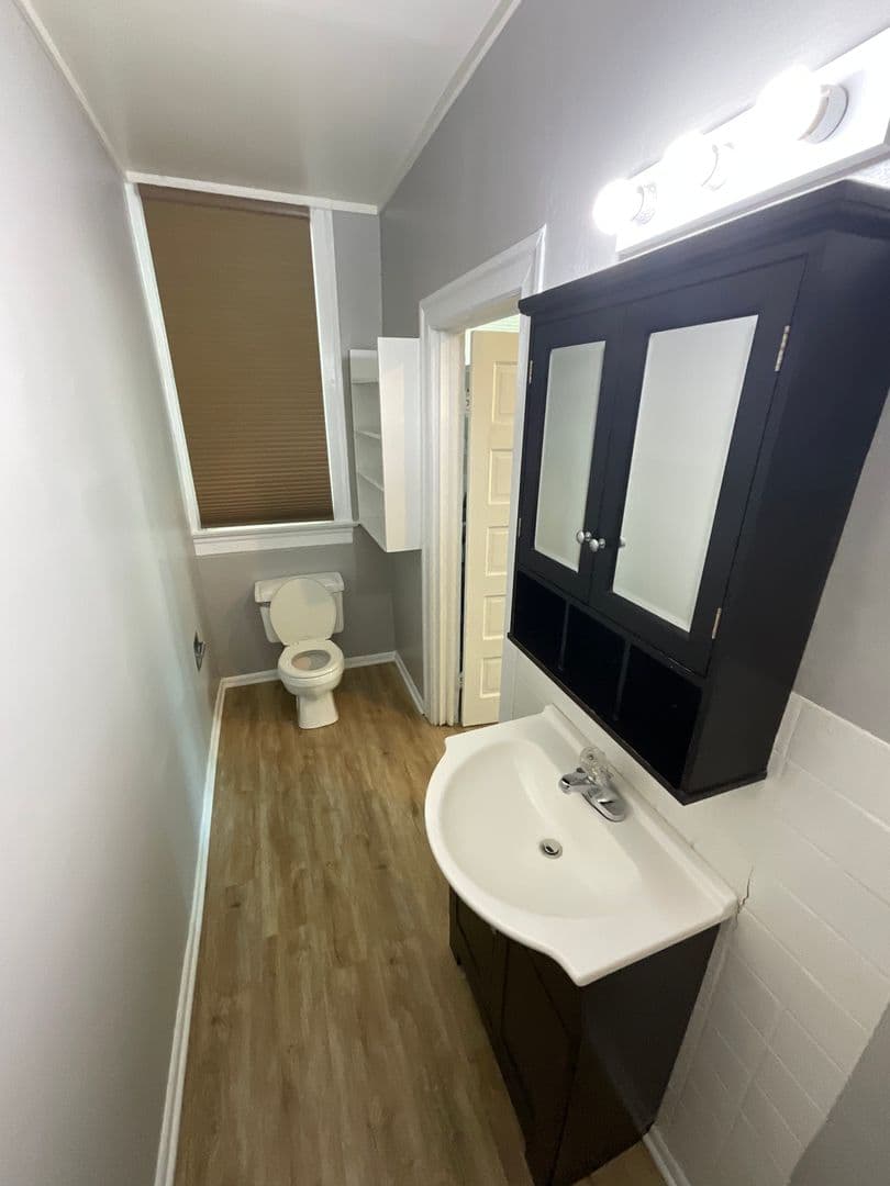 Bloomington Apartment: 308 E. 7th St
