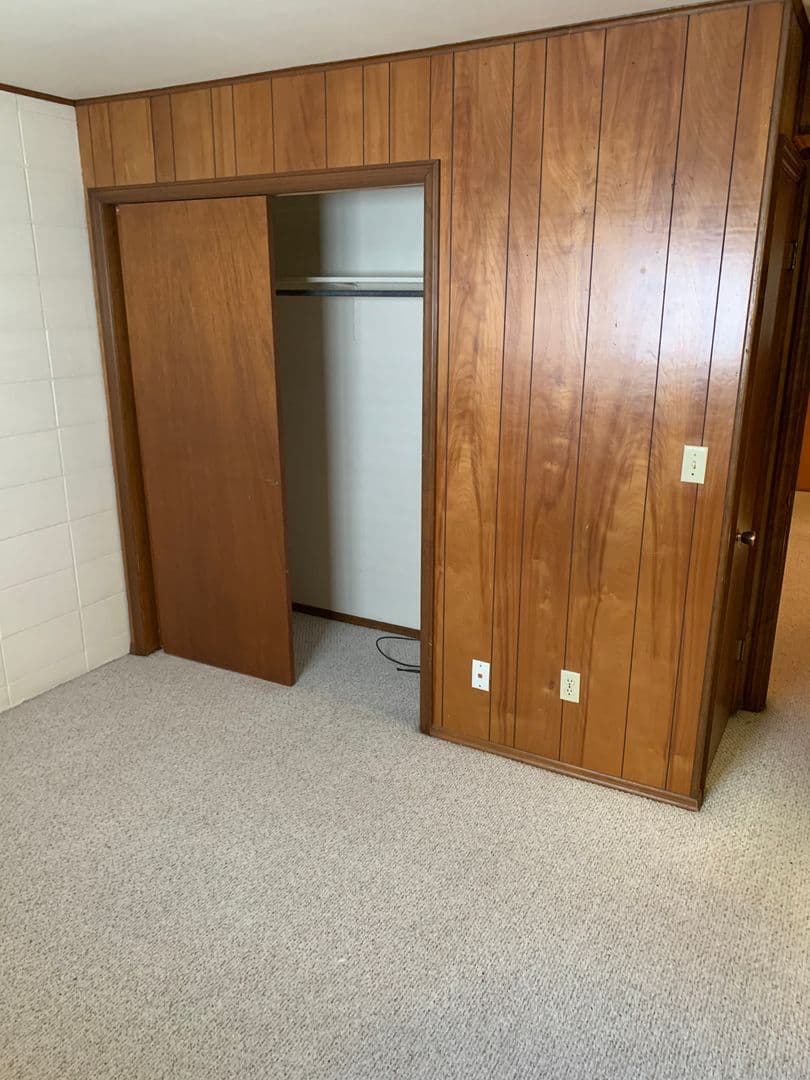 Bloomington Apartment: 326 W. Kenwood Dr - Apt 08