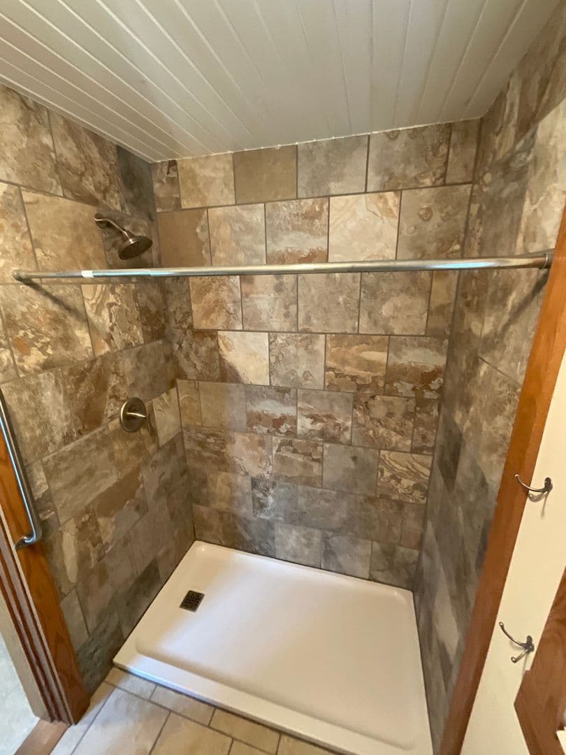 Bloomington Apartment: 408 E. 16th St