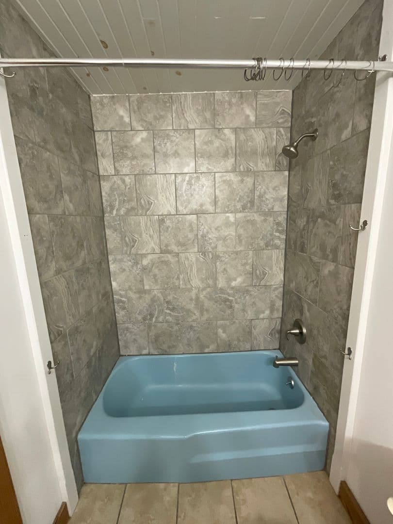 Bloomington Apartment: 408 E. 16th St