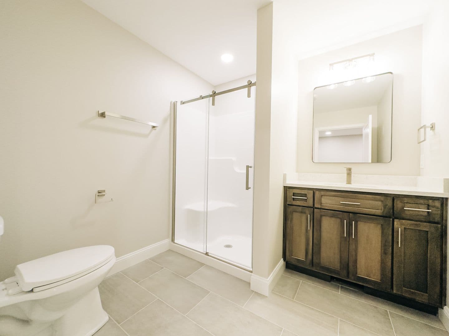 Bloomington Apartment: 208 E 16th St